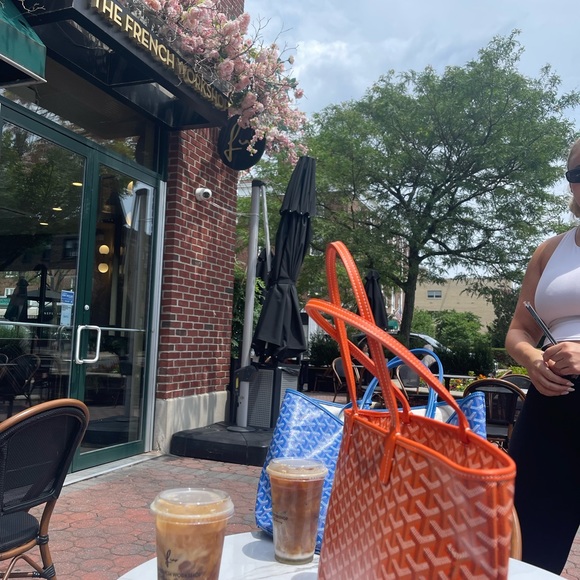 Meet your Posher, Samantha - Picture 4 of 4